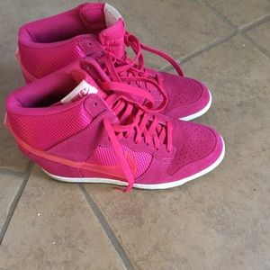 Hot pink nike wedge tennis shoes